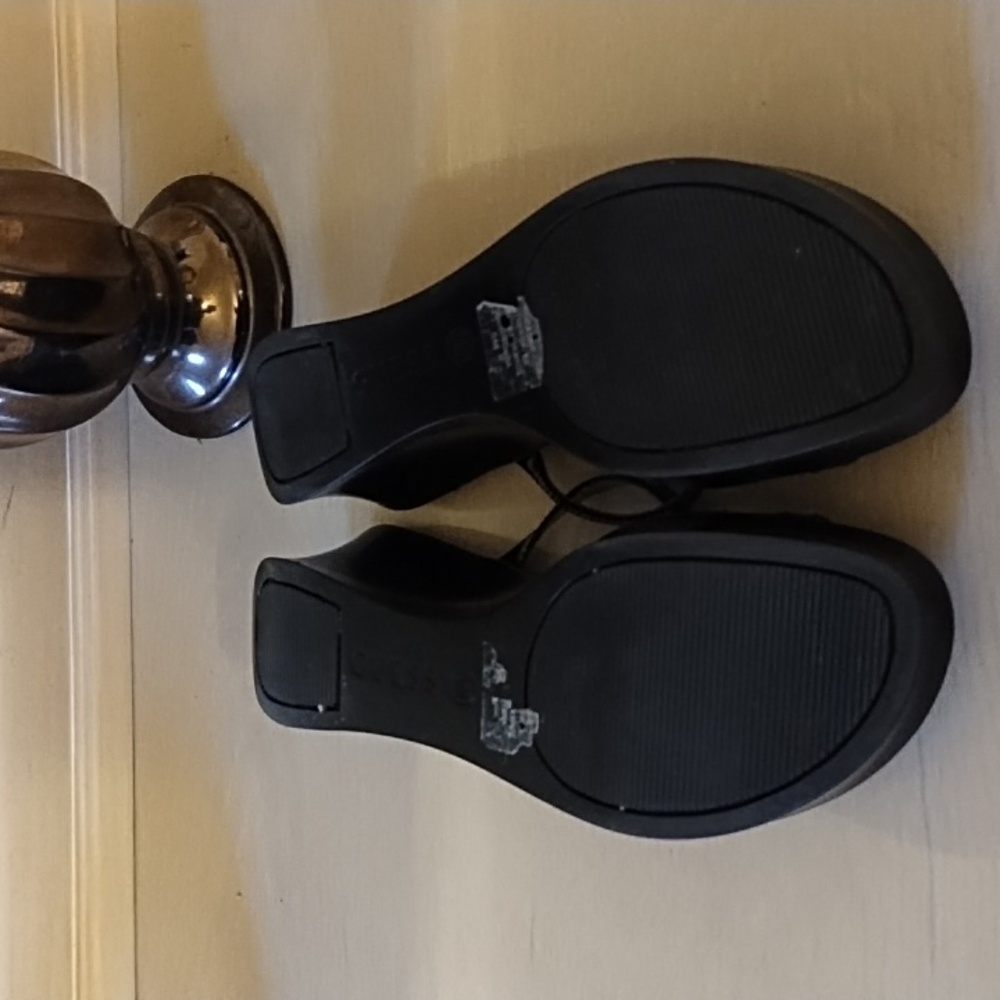 Guess Black Strappy Sandals - Picture 3 of 4